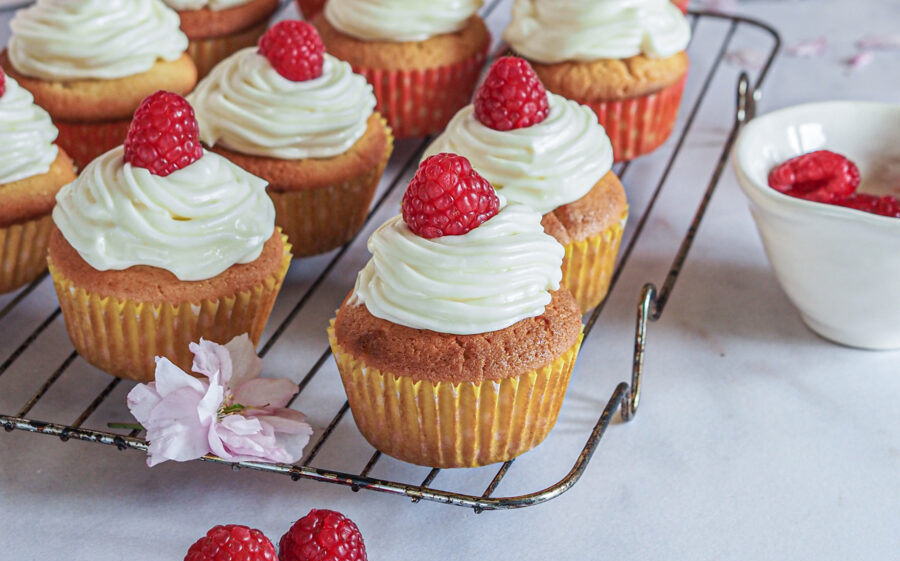 Lemon & Raspberry Cupcakes