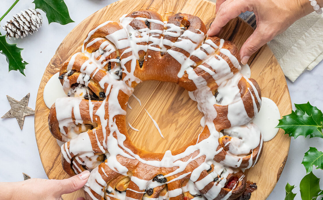 Chelsea Bun FESTIVE Wreath Gem Bakes