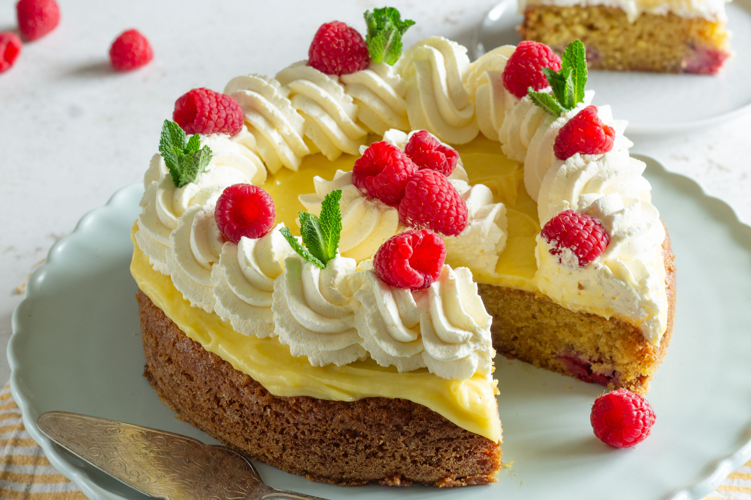 Lemon Curd Raspberry Cake