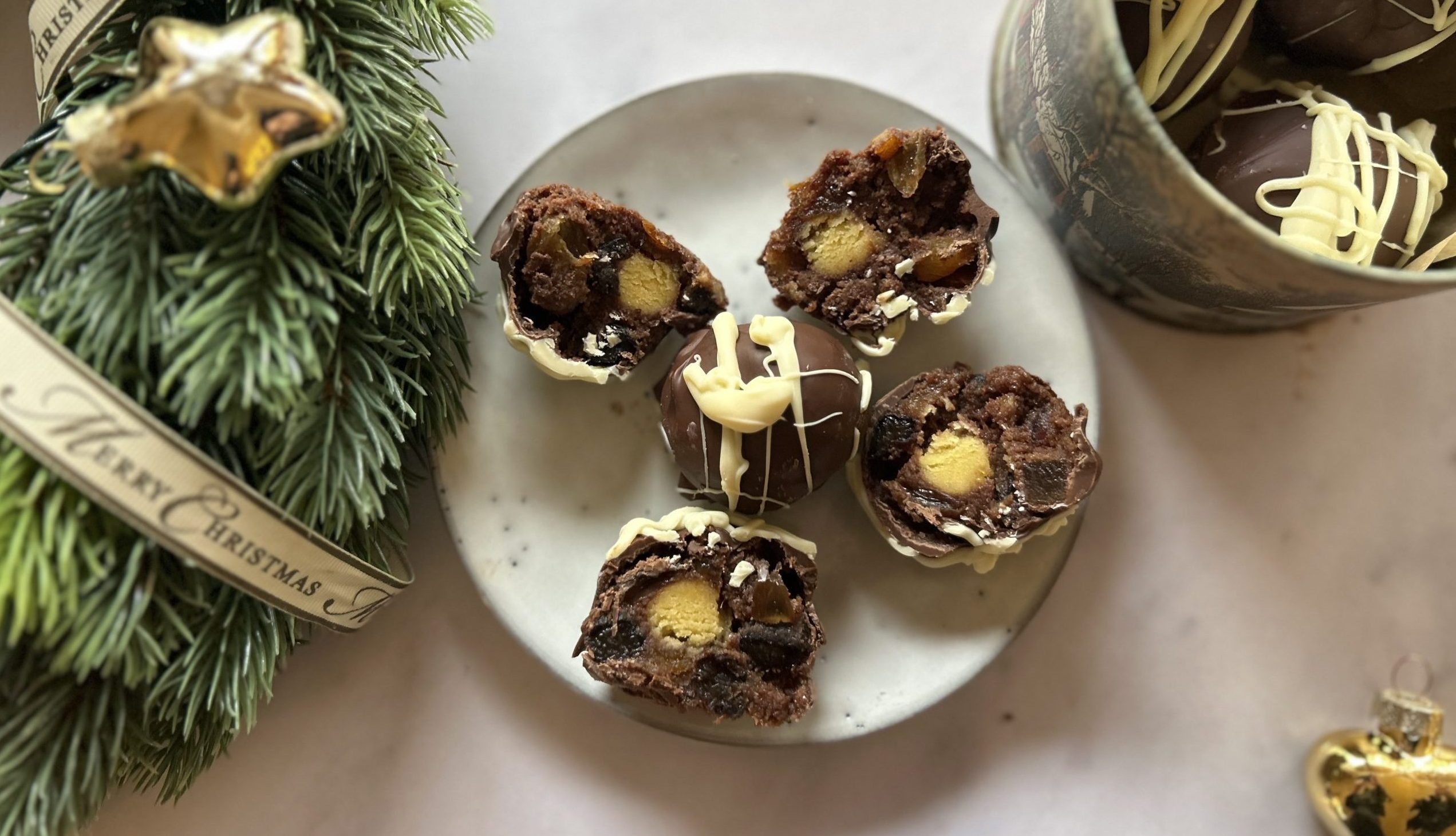 GOLDEN NOLLAIG FRUIT TRUFFLES