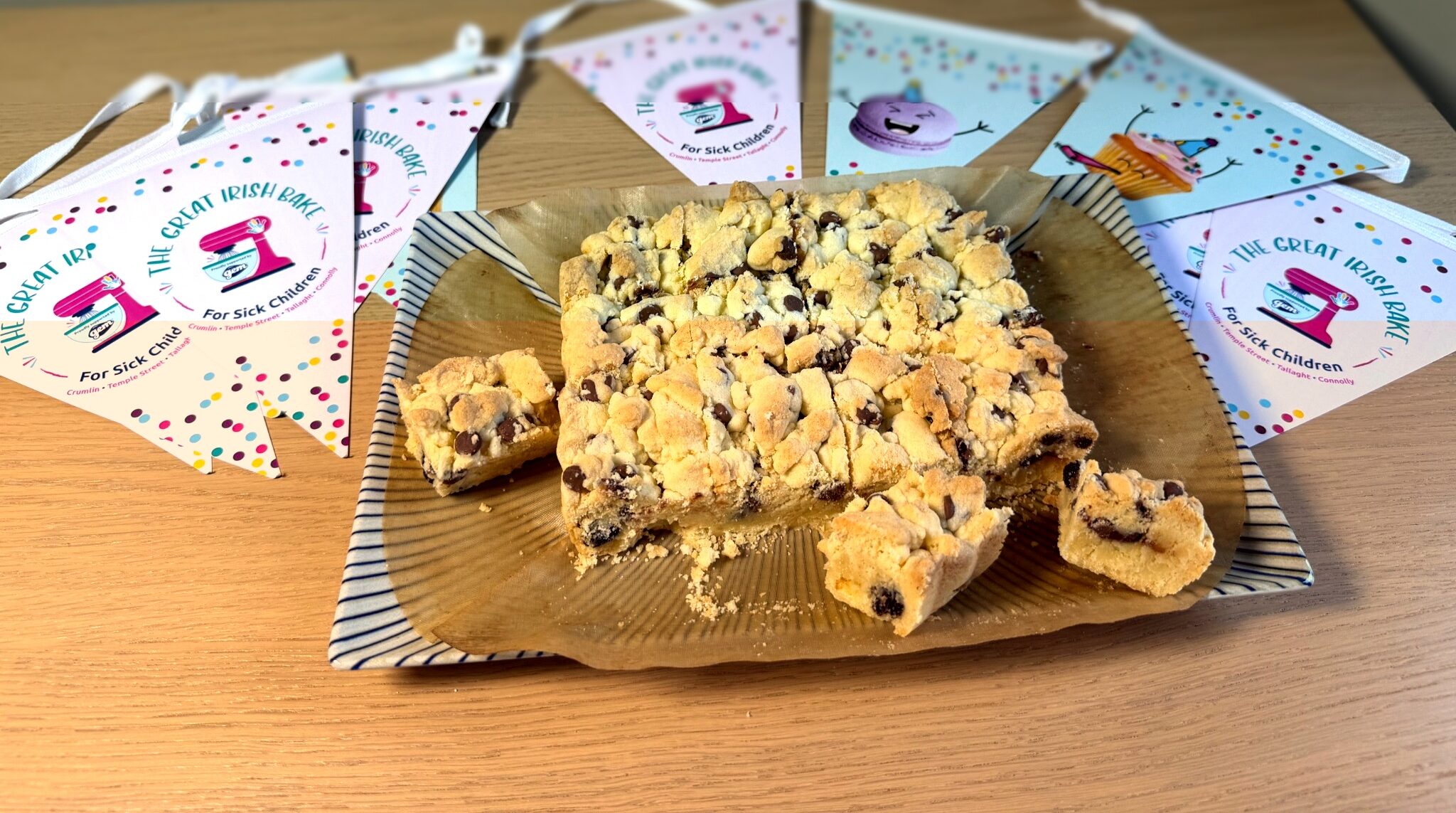 Chocolate and Raisin Shortbread Crumble