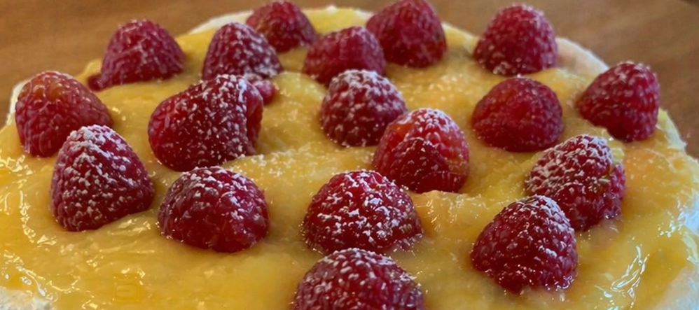 Lemon Curd Raspberry Sponge Cake